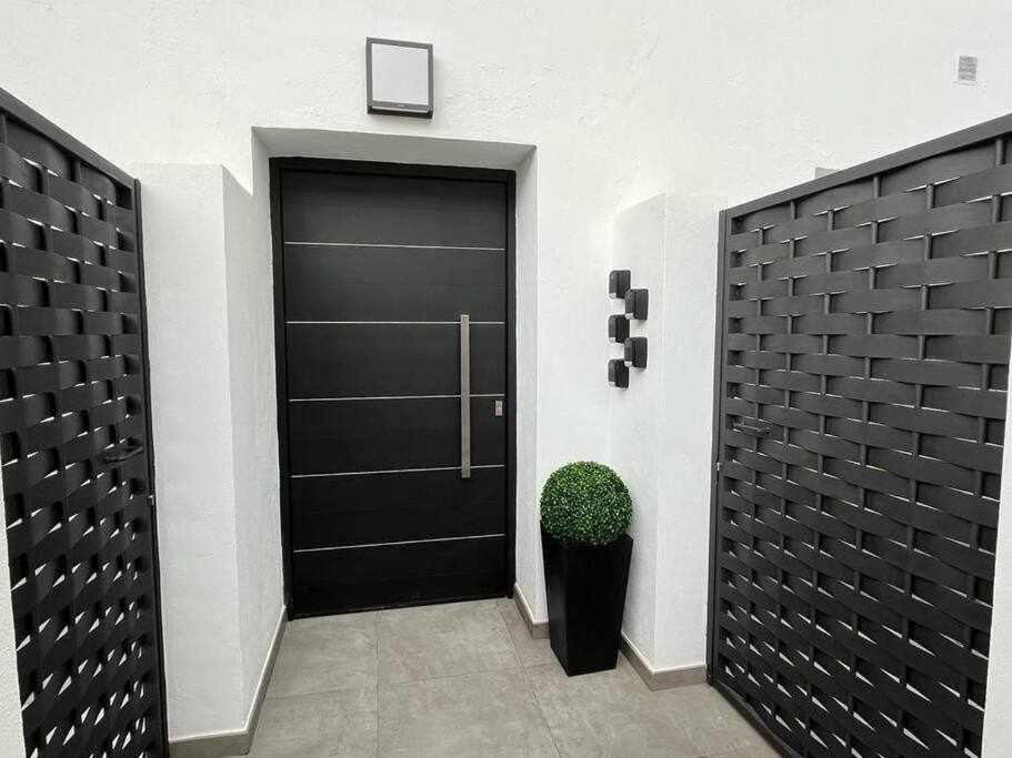 XX D Apartamentos Morales & Arnal รอนดา ภายนอก รูปภาพ